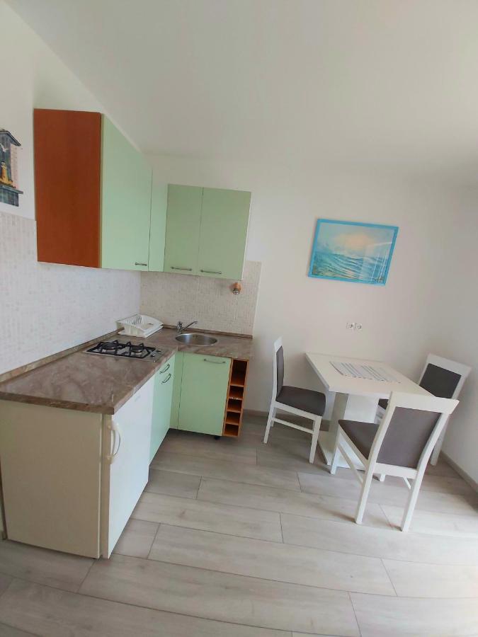 La Meri Apartment Cunski Ngoại thất bức ảnh