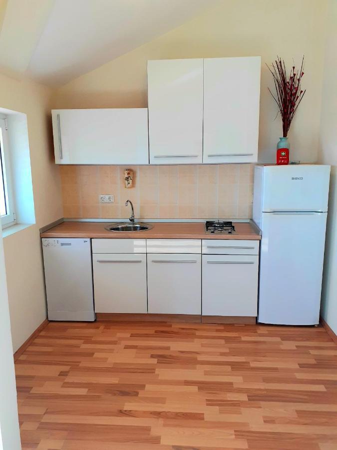 La Meri Apartment Cunski Ngoại thất bức ảnh