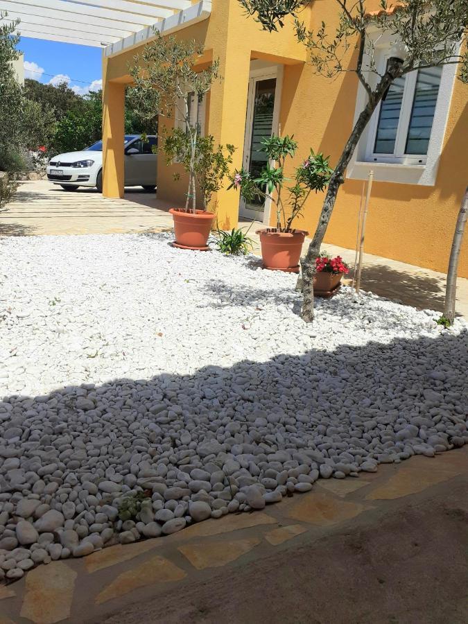 La Meri Apartment Cunski Ngoại thất bức ảnh